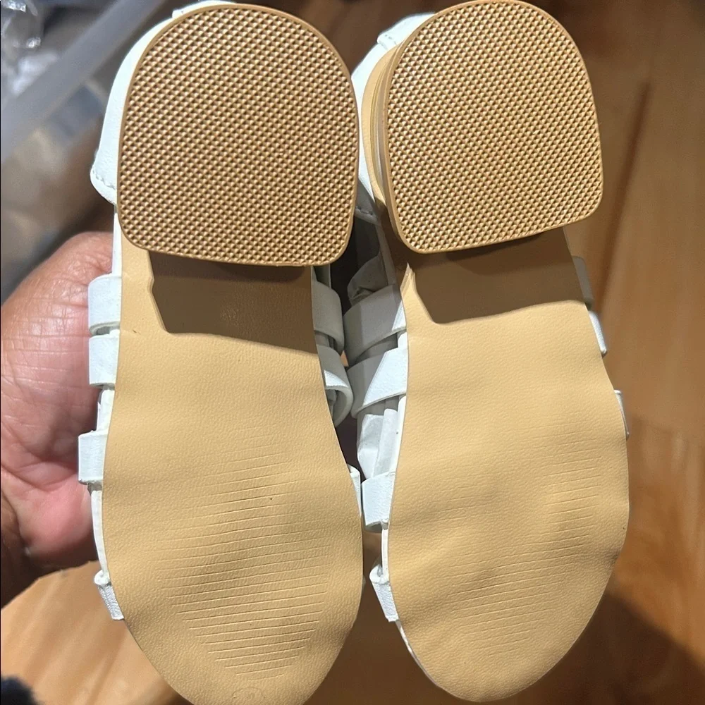 Chic White Strappy Sandals with Block Heel